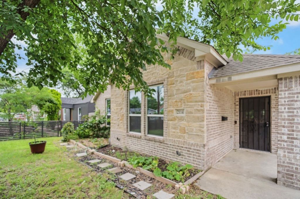 2114 Volga Avenue, Dallas, TX 75216