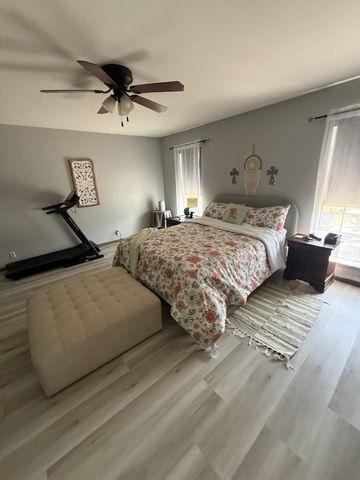 1044 Shadywood Lane, Desoto, TX 75115