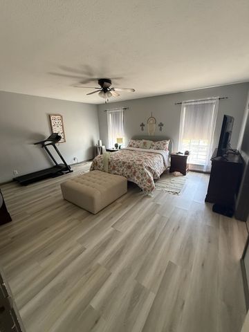1044 Shadywood Lane, Desoto, TX 75115
