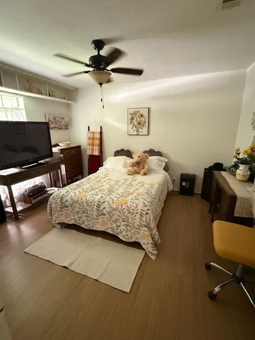 1044 Shadywood Lane, Desoto, TX 75115