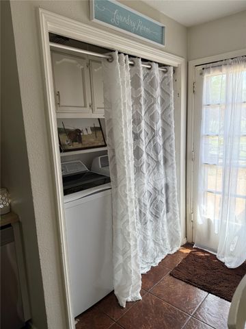 1044 Shadywood Lane, Desoto, TX 75115