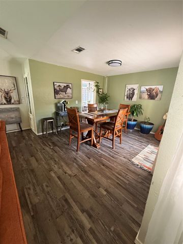 1044 Shadywood Lane, Desoto, TX 75115