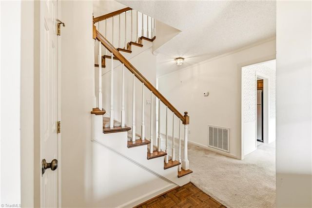 889 Brookleigh Court, Winston-salem, NC 27104