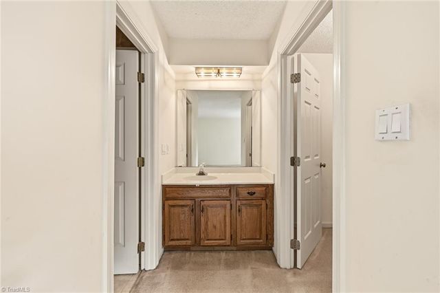 889 Brookleigh Court, Winston-salem, NC 27104