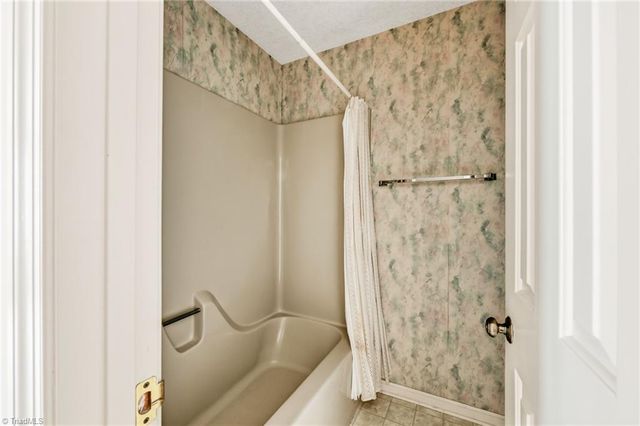 889 Brookleigh Court, Winston-salem, NC 27104