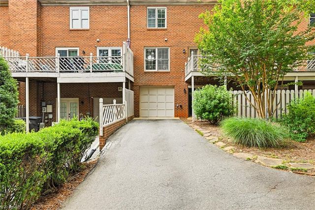 889 Brookleigh Court, Winston-salem, NC 27104