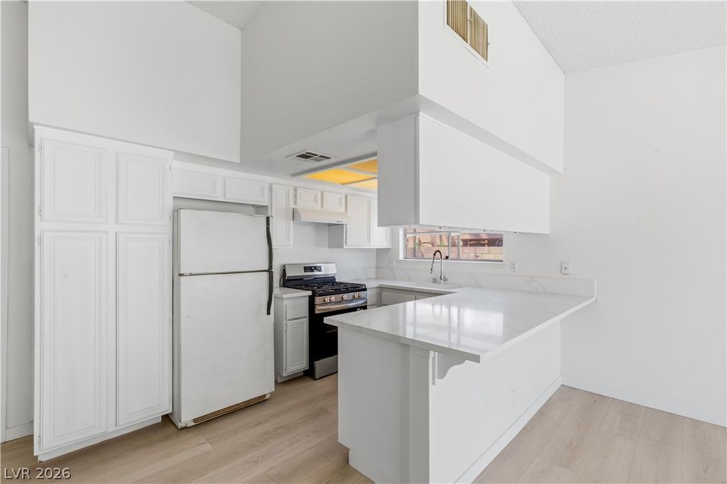 6058 Mirror Lake Drive, Las Vegas, NV 89110 — photo 3