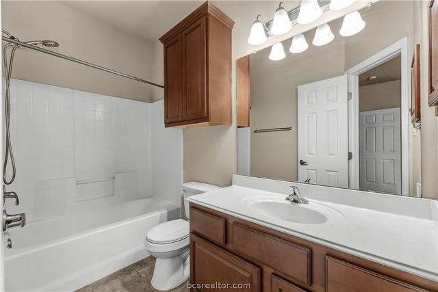 1198 Jones Butler Road 204, College Station, TX 77840