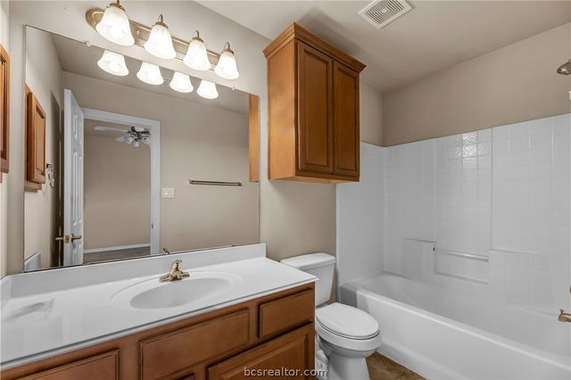 1198 Jones Butler Road 204, College Station, TX 77840