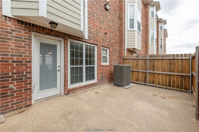 1198 Jones Butler Road 204, College Station, TX 77840