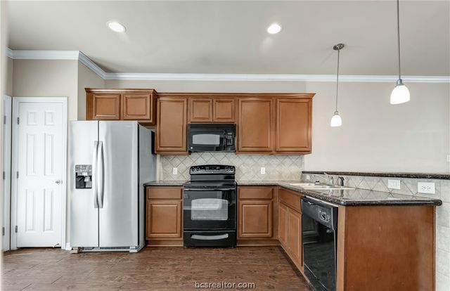 1198 Jones Butler Road 204, College Station, TX 77840