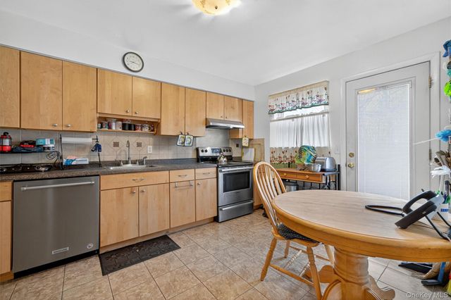 41 Decker Drive, Washingtonville, NY 10992