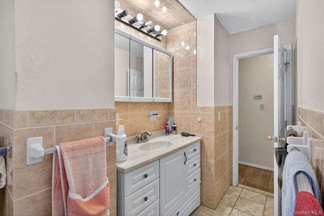 41 Decker Drive, Washingtonville, NY 10992