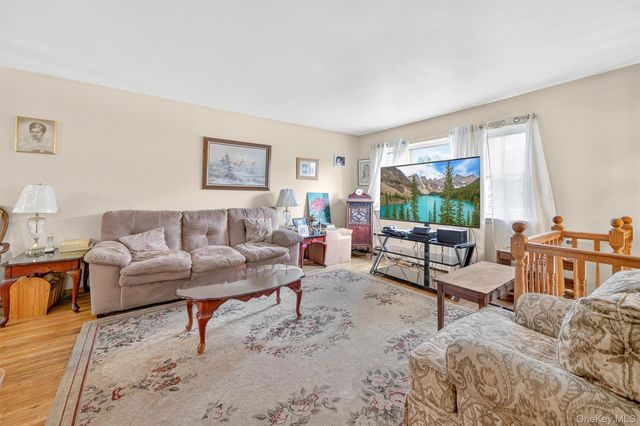 41 Decker Drive, Washingtonville, NY 10992