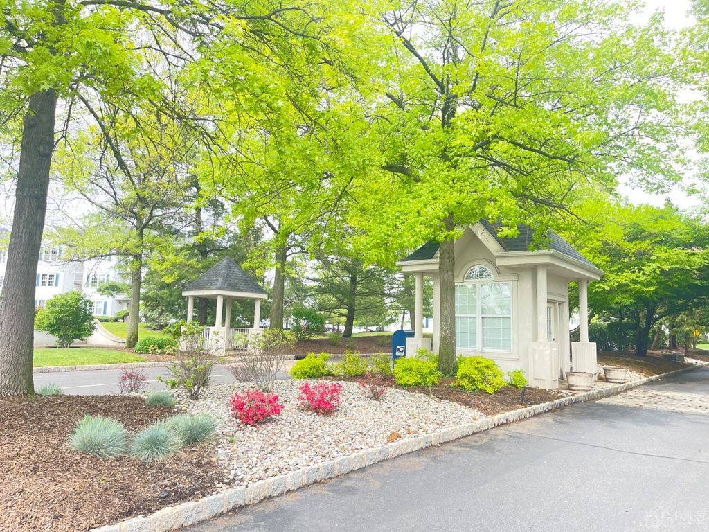 434 Waterford Drive, Edison, NJ 08817