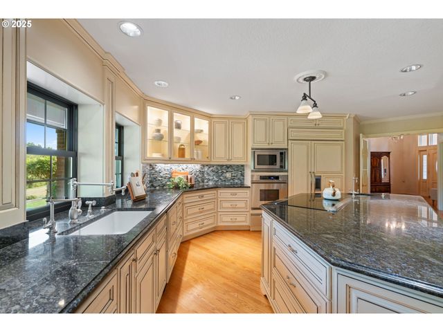 16001 Nw 31ST Ct, Vancouver, WA 98685