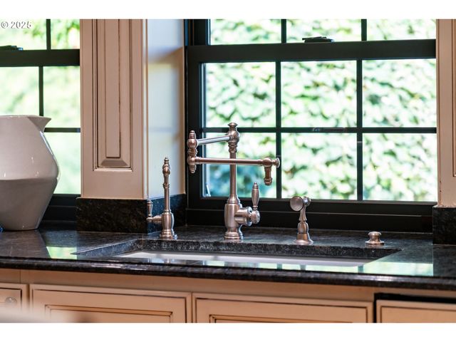 16001 Nw 31ST Ct, Vancouver, WA 98685