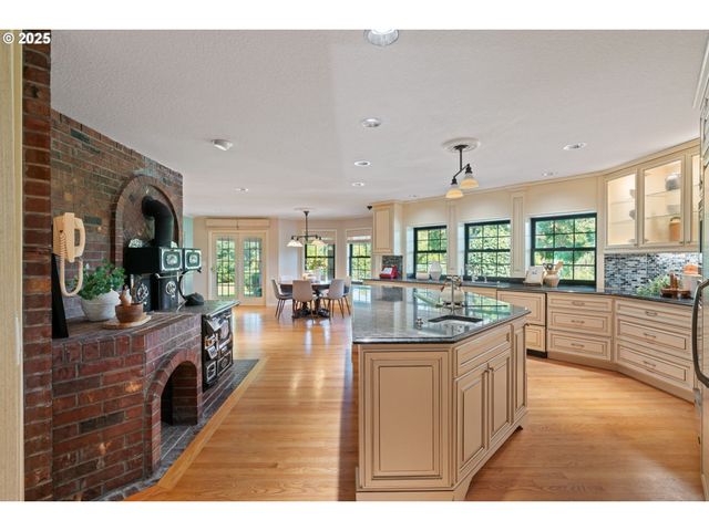 16001 Nw 31ST Ct, Vancouver, WA 98685