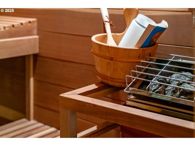 16001 Nw 31ST Ct, Vancouver, WA 98685