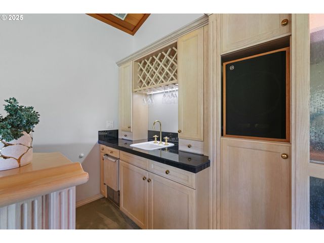 16001 Nw 31ST Ct, Vancouver, WA 98685