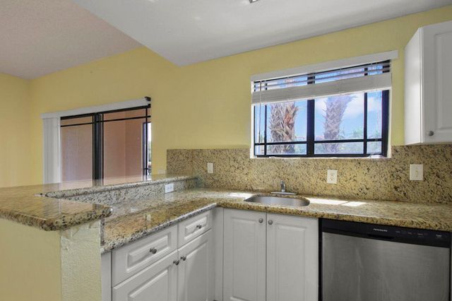 2807 Veronia Drive 103, Palm Beach Gardens, FL 33410
