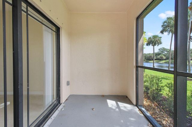 2807 Veronia Drive 103, Palm Beach Gardens, FL 33410