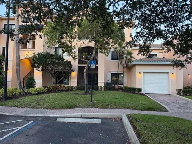 2807 Veronia Drive 103, Palm Beach Gardens, FL 33410