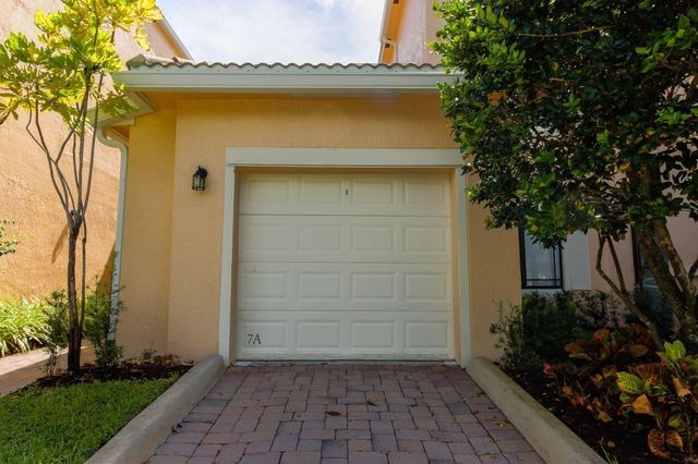 2807 Veronia Drive 103, Palm Beach Gardens, FL 33410