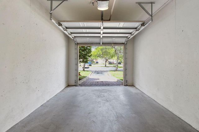 2807 Veronia Drive 103, Palm Beach Gardens, FL 33410