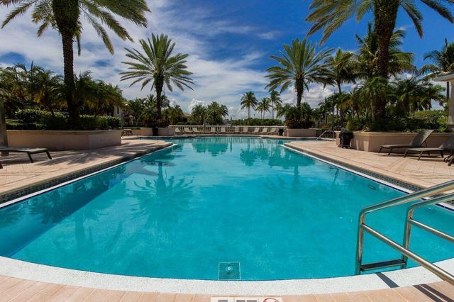 2807 Veronia Drive 103, Palm Beach Gardens, FL 33410