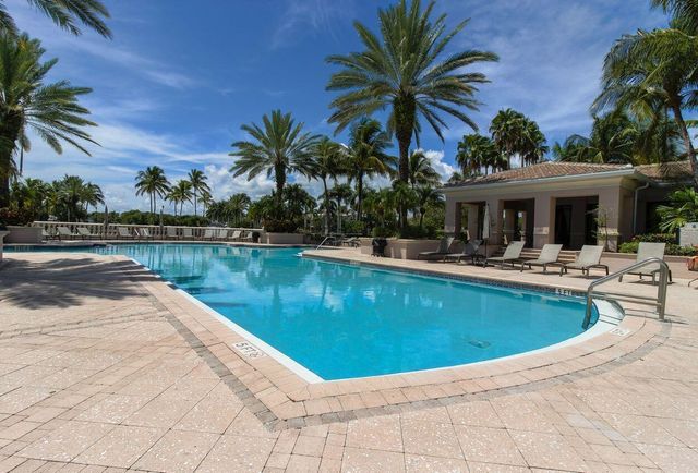 2807 Veronia Drive 103, Palm Beach Gardens, FL 33410