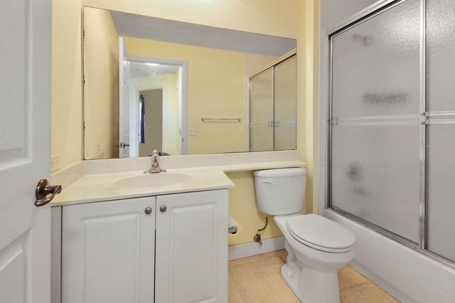 2807 Veronia Drive 103, Palm Beach Gardens, FL 33410