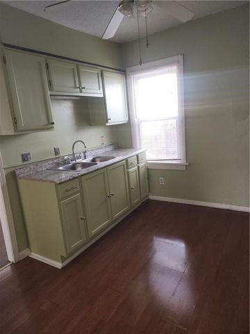 4525 Spruce Avenue, Kansas City, MO 64130