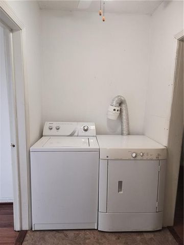 4525 Spruce Avenue, Kansas City, MO 64130