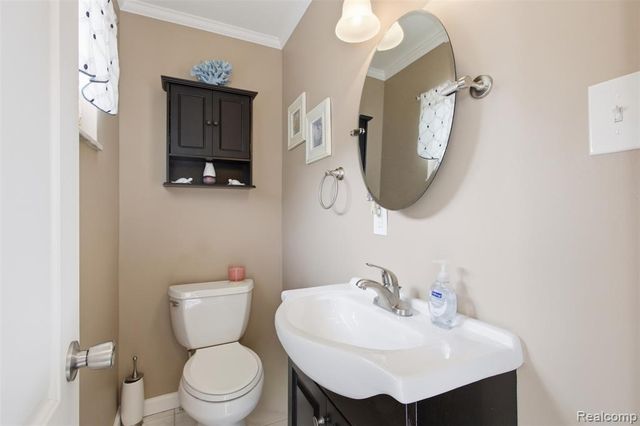 31609 Summers Street, Livonia, MI 48154