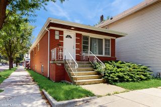 2701 S Hillock Avenue, Chicago, IL 60608