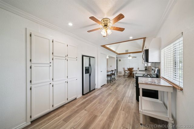 5807 Arrowhead Drive, Sand Springs, OK 74063
