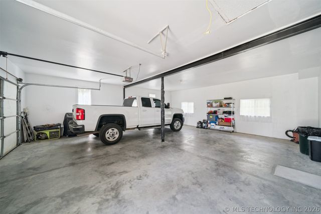 5807 Arrowhead Drive, Sand Springs, OK 74063