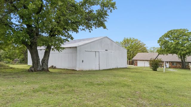 5807 Arrowhead Drive, Sand Springs, OK 74063