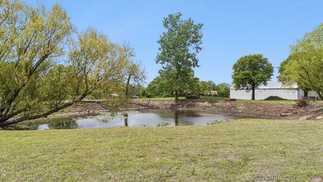 5807 Arrowhead Drive, Sand Springs, OK 74063