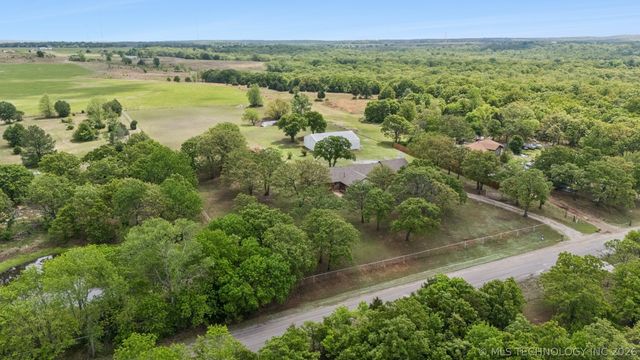 5807 Arrowhead Drive, Sand Springs, OK 74063