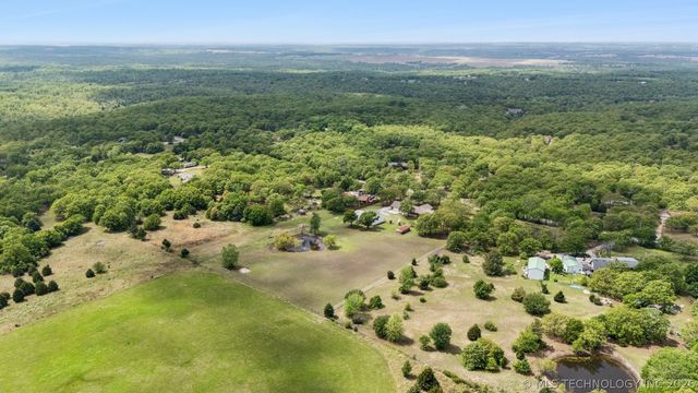 5807 Arrowhead Drive, Sand Springs, OK 74063