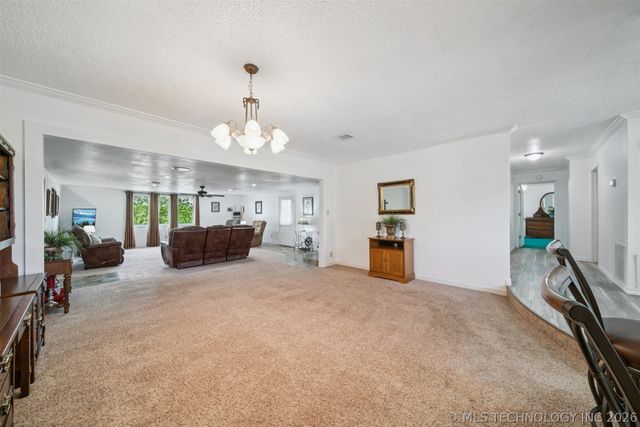 5807 Arrowhead Drive, Sand Springs, OK 74063