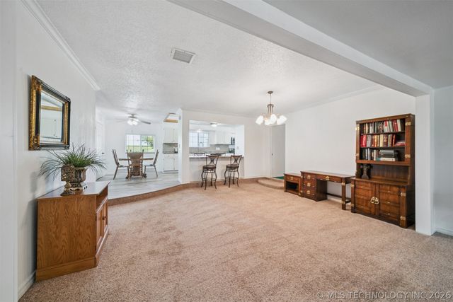 5807 Arrowhead Drive, Sand Springs, OK 74063