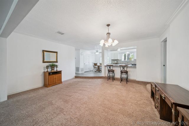 5807 Arrowhead Drive, Sand Springs, OK 74063