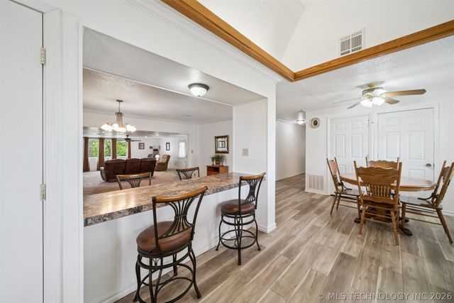 5807 Arrowhead Drive, Sand Springs, OK 74063