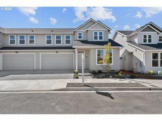 203 Se Acacia Dr, Gresham, OR 97080