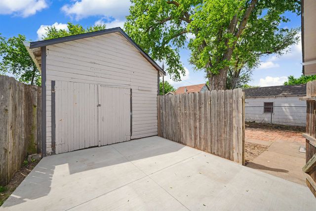 617 Morrison Ave, Salina, KS 67401
