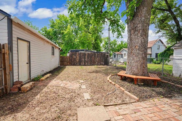 617 Morrison Ave, Salina, KS 67401