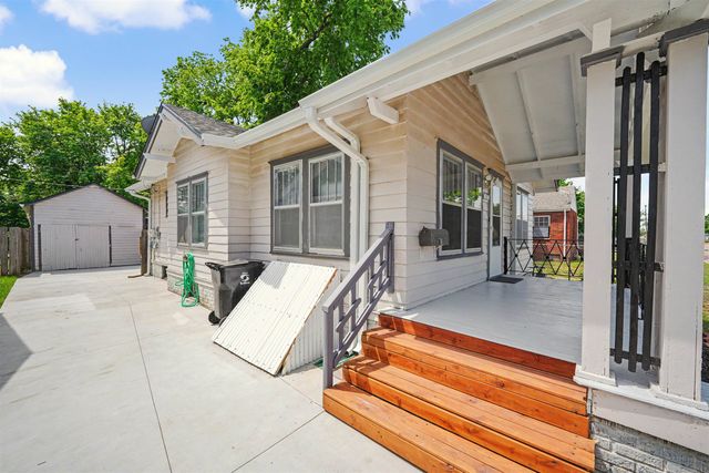 617 Morrison Ave, Salina, KS 67401